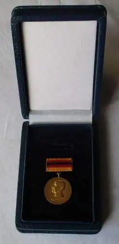 DDR Medaille Orden Hervorragender Wissenschaftler des Volkes im Etui (106826)