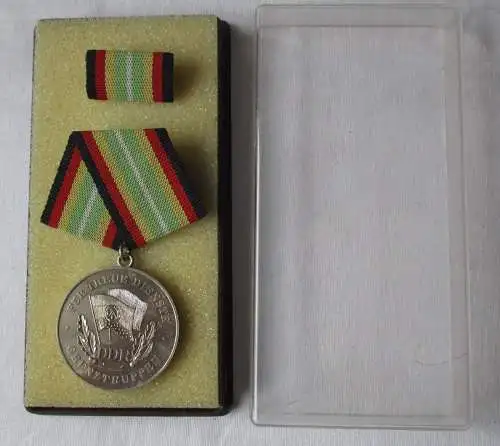 DDR Medaille treue Dienste in der Grenztruppen in Silber 285 d (101048)