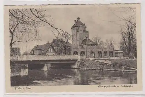 34699 Ak Stolp in Pommern Herzogsbrücke mit Feuerwehr um 1930