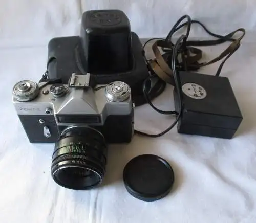 Zenit E 35 mm Filmkamera Helios 44–2 Objektiv 58 mm mit Blitzlicht (126242)