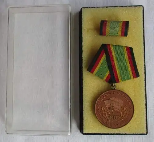 DDR Medaille für treue Dienste in der NVA Bronze Bartel 151 c (112092)