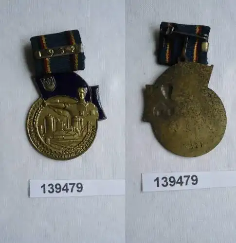 DDR Medaille für hervorragende Leistungen im Fünfjahrplan 1952 FDJ (139479)