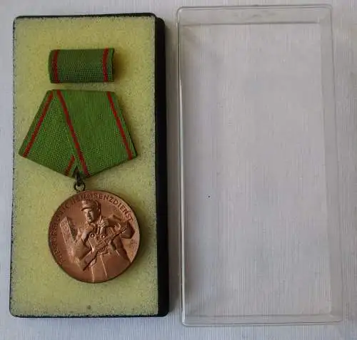 DDR Medaille für vorbildlichen Grenzdienst Bartel 132 d (160488)