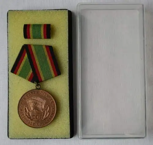 DDR Medaille für treue Dienste in der NVA Bronze Bartel 151 c (163103)