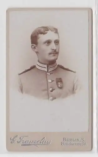 33704 Kabinett Foto Soldat mit Zentenarmedaille um 1900