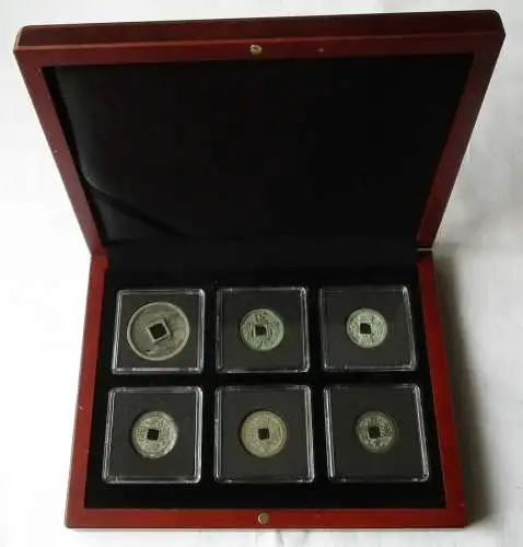 Sammlung 6 antike chinesische Cash Münzen im Holzetui China Dynastie (130019)