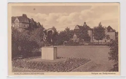 903935 Ak Berlin-Oberschöneweide - Anlagen am Realgymnasium um 1920