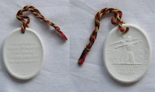 DDR Medaille I. Alterstreffen der Turnerinnen Pfingsten 1957 Meissen (149140)