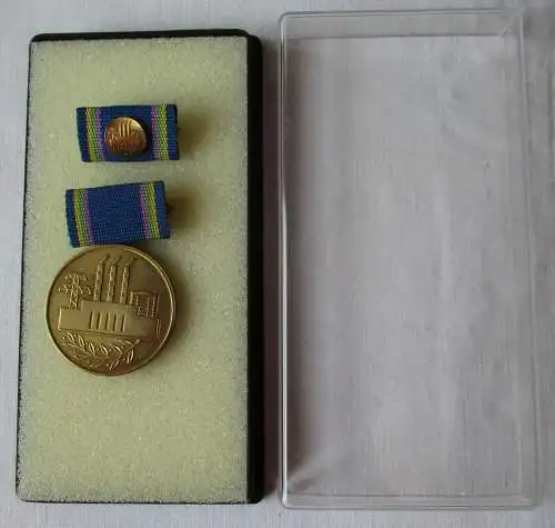 DDR Medaille für Verdienste in der Energiewirtschaft in Gold (153603)