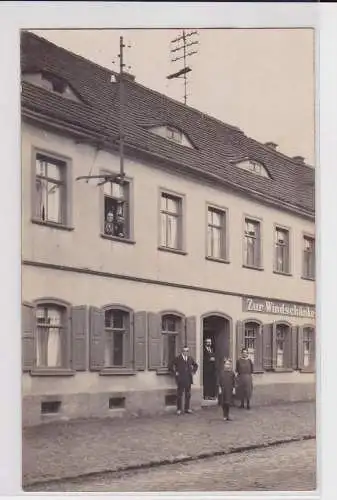 75863 Foto AK Frohburg - Gasthaus "Zur Windschänke" davor Inhaber
