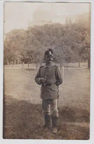 93494 Foto AK Soldat mit Pickelhaube in Ausgangsuniform in Königstein um 1915