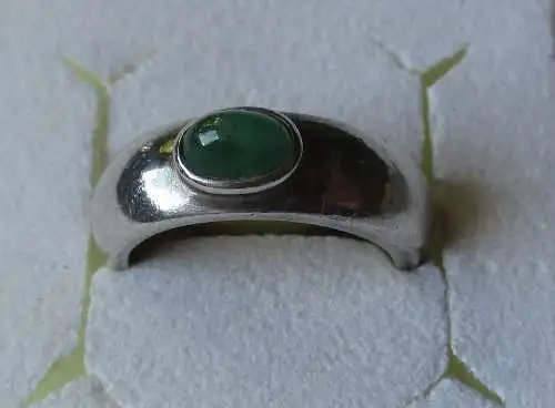 Charmanter 925er Sterling Silber Ring mit grünem Schmuckstein (129057)