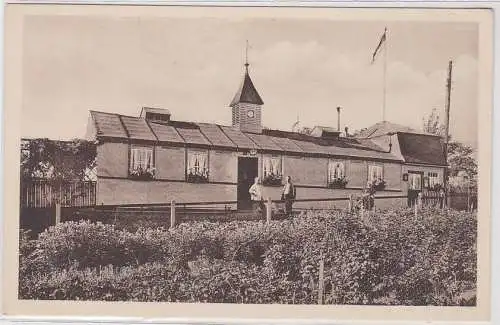 93995 Ak Vereinsheim Gartenkolonie Sörmitz, Gebäudeansicht, Gartenpartie um 1920