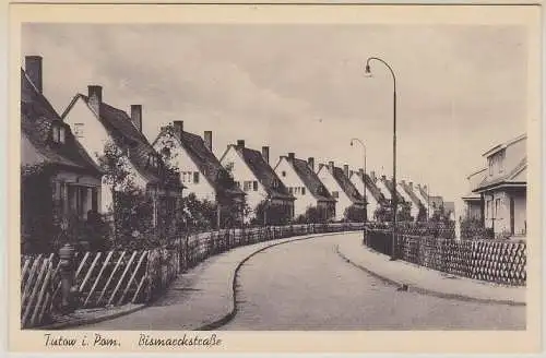 85900 AK Tutow in Pommern - Bismarckstraße, Straßenansicht um 1930