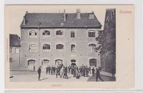 906557 Ak Eisleben - Jungs in Schulpause vor Realschule um 1910