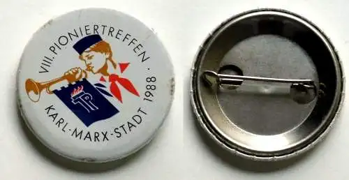 seltenes Abzeichen VIII. Pioniertreffen Karl-Marx-Stadt 1988 (133174)