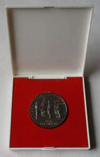 DDR Medaille 30 Jahre NVA - Dem I. Regiment 1956-1986 Zitat J.R.Becher (134100)