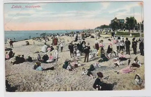 93351 AK Laboe - Strandpartie mit zahlreichen Besuchern und Strandkörben 1910