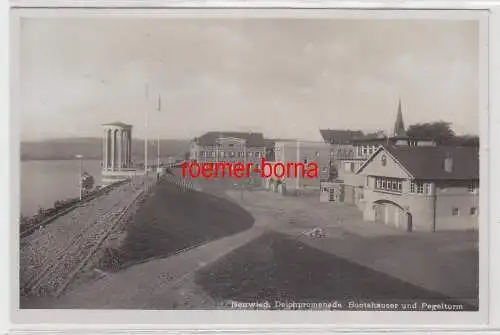 15457 Foto Ak Neuwied Deichpromenade Bootshäuser und Pegelturm 1935