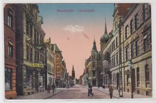 07921 Ak Neumünster, Straßenansicht Christianstr., Helene Jacobs, um 1920