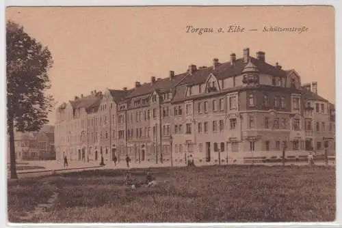 73904 Ak Torgau an der Elbe Schützenstrasse um 1920