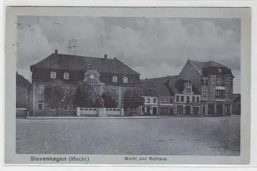 73384 Ak Stavenhagen Mecklenburg Markt und Rathaus 1927