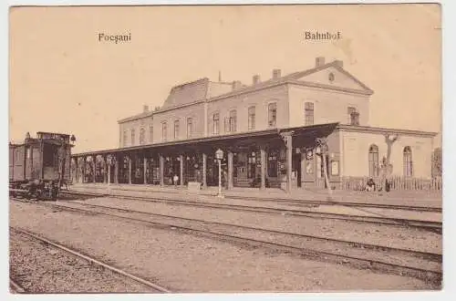 99646 Ak Focșani - Bahnhof, Außenansicht mit Gleisanlage