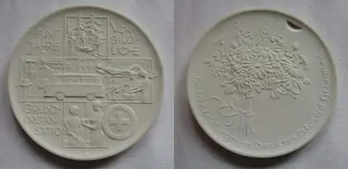 DDR Porzellan Medaille 5 Jahre DRK vorbildliche Grundorganisation (149808)