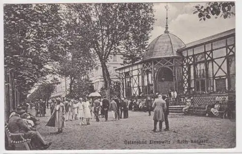 85553 Ak Ostseebad Zinnowitz beim Konzert um 1910