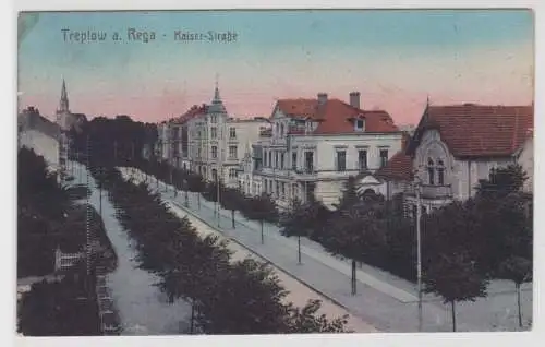 74238 AK Treptow an der Rega (Trzebiatów) - Kaiser-Straße, Straßenansicht 1919