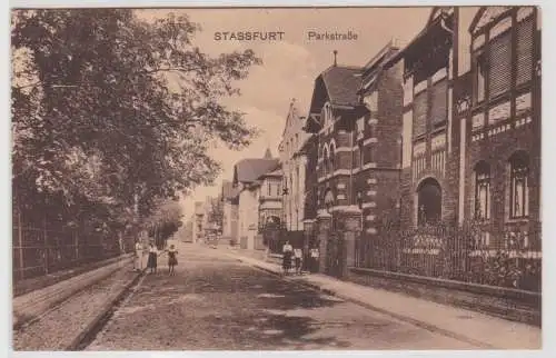 99720 AK Stassfurt - Parkstraße, Straßenansicht mit Stadtvillen 1918