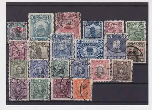 22 Briefmarken China 1912 bis etwa 1940 meist gestempelt (153750)