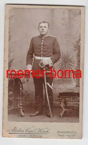 65438 Original Kabinett Foto Soldat mit Säbel Magdeburg um 1915