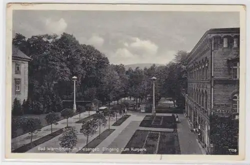 18843 Feldpost Ak Bad Warmbrunn im Riesengebirge - Eingang zum Kurpark 1940