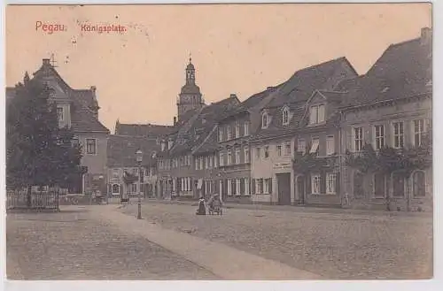908254 Ak Pegau Königsplatz mit Geschäften 1913