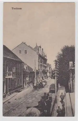 56659 Ak Tuckum Tukums Lettland Kurland Straßenansicht mit Verkehr um 1910
