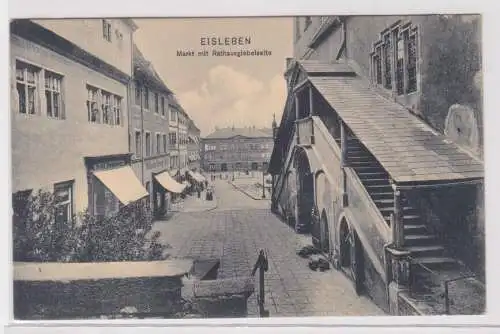 906162 Ak Eisleben Markt mit Rathausgiebelseite 1909