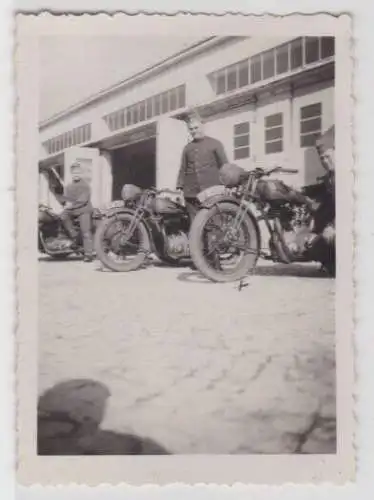 50269 Original Foto Wehrmacht Fuhrpark mit Motorrädern 2.Weltkrieg