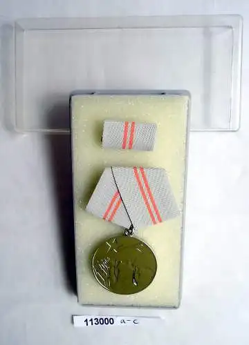DDR Medaille der Waffenbrüderschaft in Silber im Etui (113000)