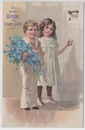 69245 Präge AK Wünsche zum Neujahr Kinder mit Vergißmeinnicht vor Tür 1909