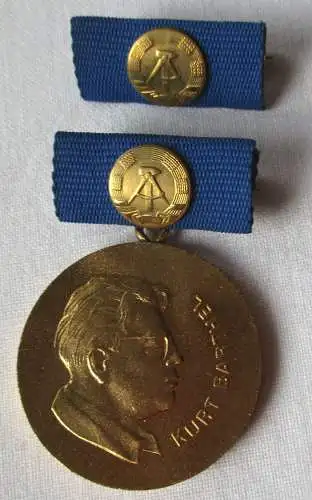 Seltene DDR Medaille Kurt Barthel im Etui Bartel 295 a (110051)