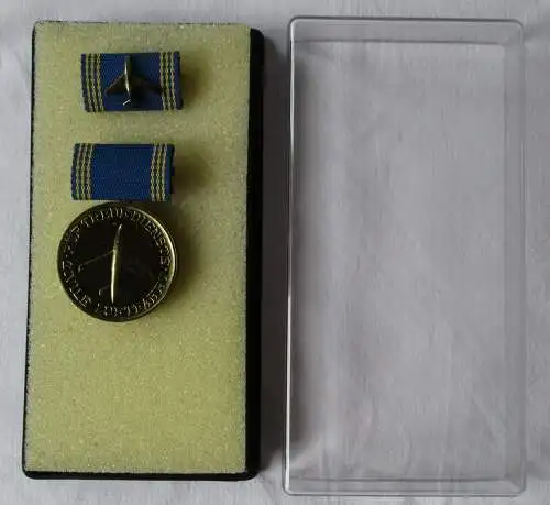 DDR Medaille für treue Dienste in d. Zivilen Luftfahrt in Gold 30 Jahre (136314)