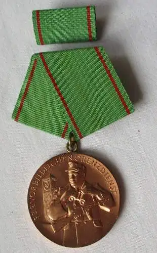 DDR Medaille für vorbildlichen Grenzdienst im Originaletui Bartel 132 d (111266)
