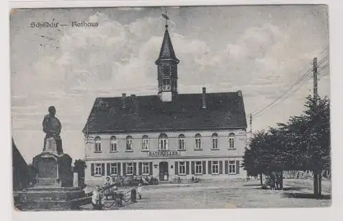 99725 Ak Schildau - Rathaus, Ratskeller, Vorplatz mit Gneisenau-Denkmal 1935