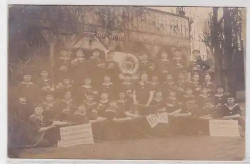 41616 Foto Ak Kiel Gruppenfoto Matrosen 1917