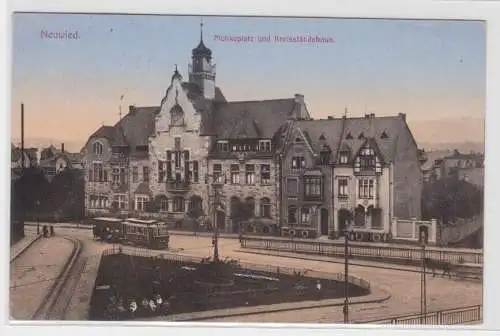 50026 Ak Neuwied Moltkeplatz und Kreisständehaus 1916