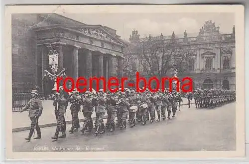 75319 Feldpost Ak Berlin Wache vor dem Ehrenmal 1943