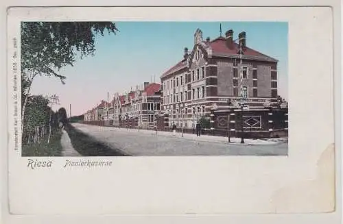 81358 Ak Riesa - Pionierkaserne, Straßenansicht 1912