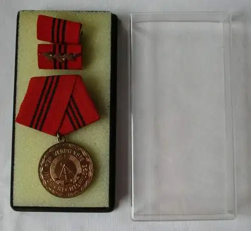 DDR Medaille für Verdienste in der Rechtspflege in Bronze Bartel 202 b (142868)
