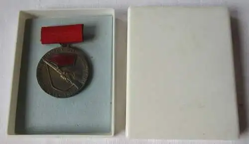 DDR Medaille Teilnahme a.d. bewaffneten Kämpfen dt. Arbeiterklasse 1923 (111077)